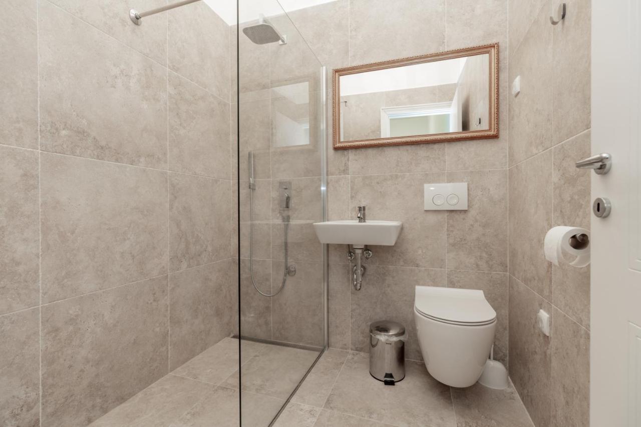 Viktor Luxury Suites Belgrade Exterior photo